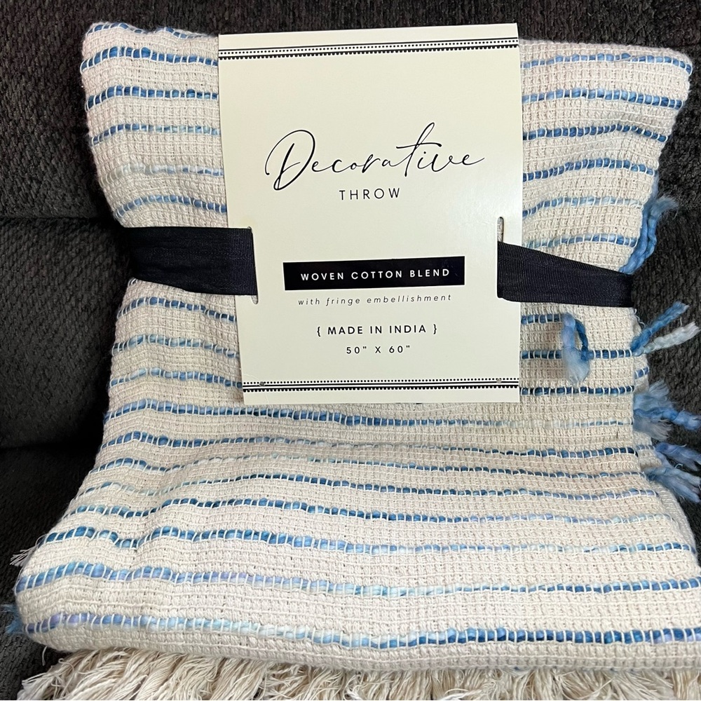 Decorative Throw Blanket Woven Cotton Blend with Fringe Embellishment 50x60